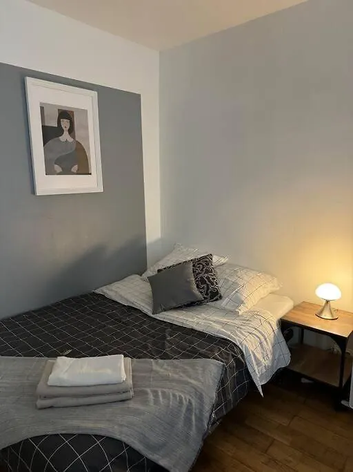 Flat,place D La Republique Apartment Paris